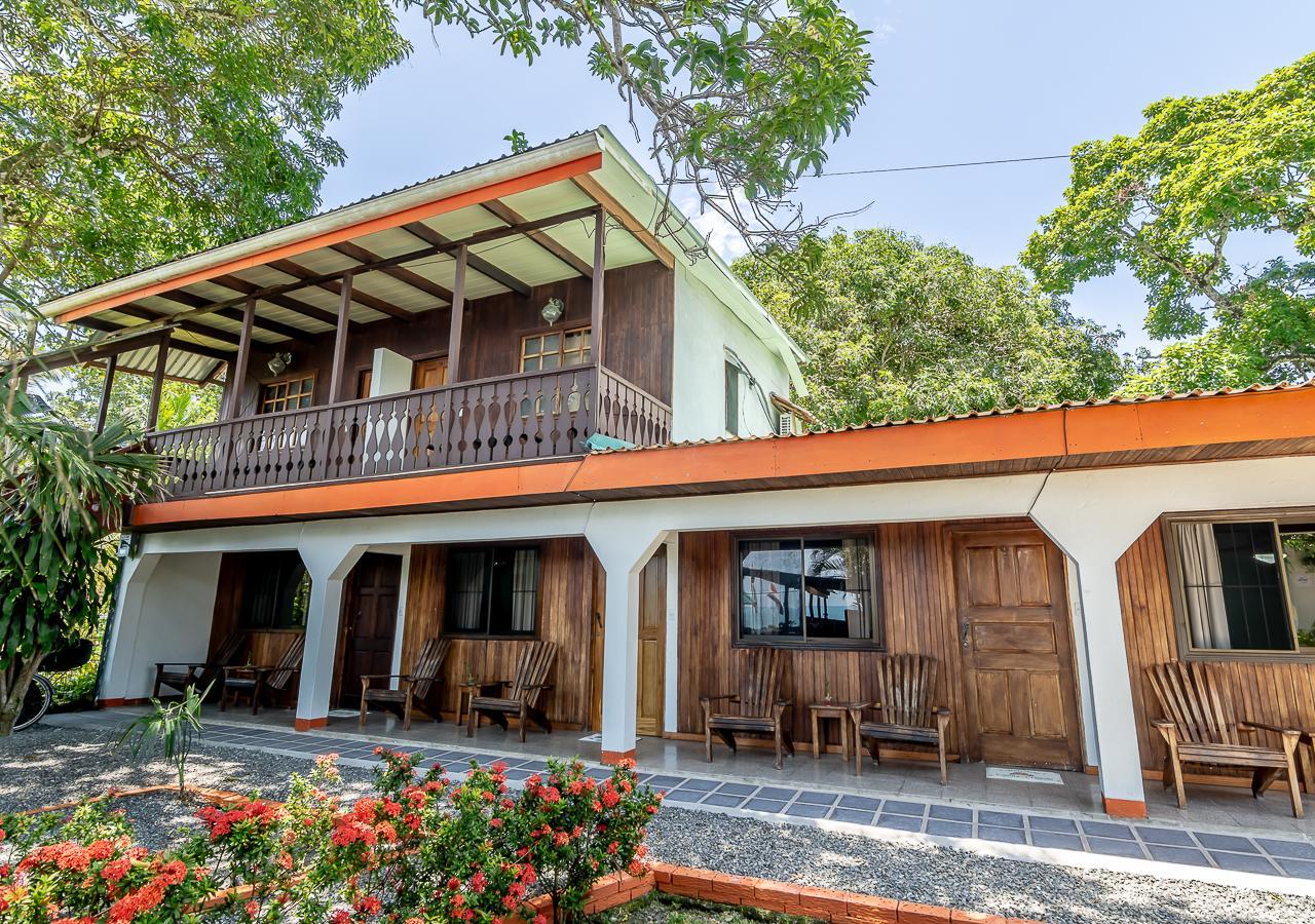 Cabinas Arrecife Cahuita Exterior foto
