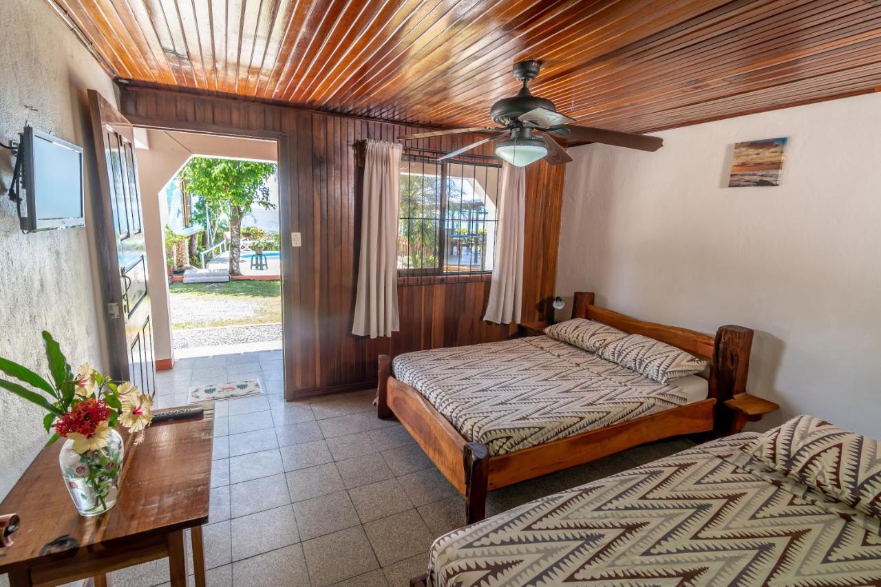 Cabinas Arrecife Cahuita Exterior foto